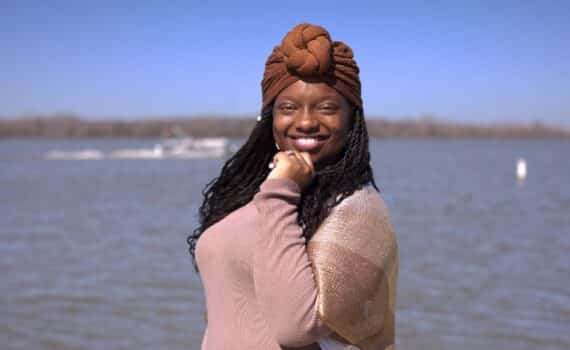 Portrait of patient Tatyerra Thomas with Lake Arlington as a backdrop